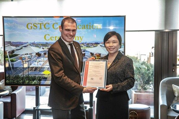 必维为北京王府井文华东方酒店颁发中国大陆首张奢华型酒店GSTC可持续旅游证书
